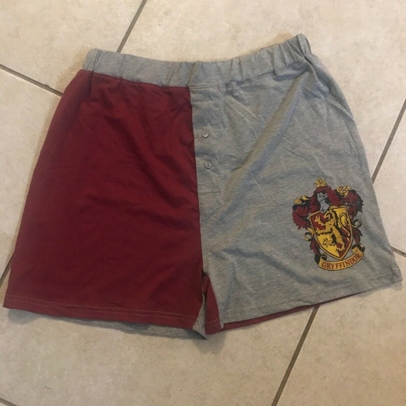 WWOHP Gryffindor Sleep Shorts NEW Harry Potter - Picture 1 of 5